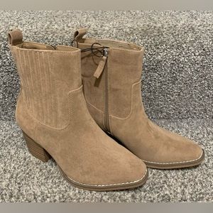 NWT Universal Thread Tan Solita Suede Boots